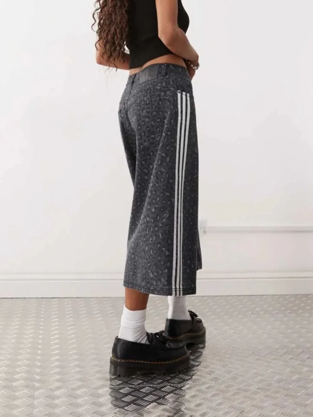 NWT adidas Originals Leopard Print Loose Denim Pants - Size 23”